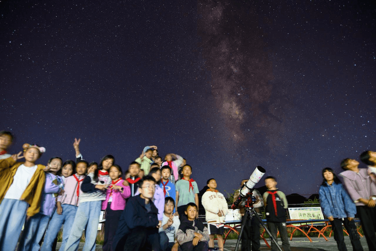 A night sky activity helped children look beyond the village while staying rooted in their own place.